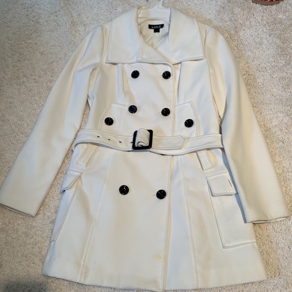 White pea coat with black buttons. And removable belt. - Picture 7 of 7